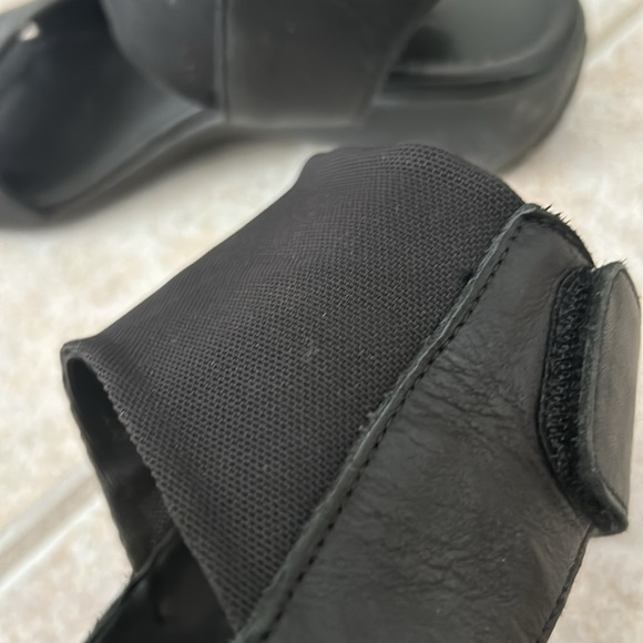 THE FLEXX Women’s Black Ankle Strap Sandals with Velcro Closure 7 - Picture 6 of 12